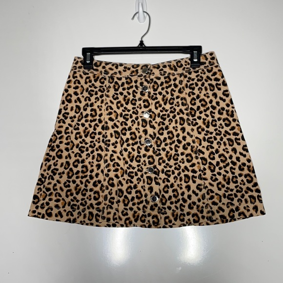 H&M Divided Leopard Print Skirt sz 6‎ mini - Picture 1 of 4